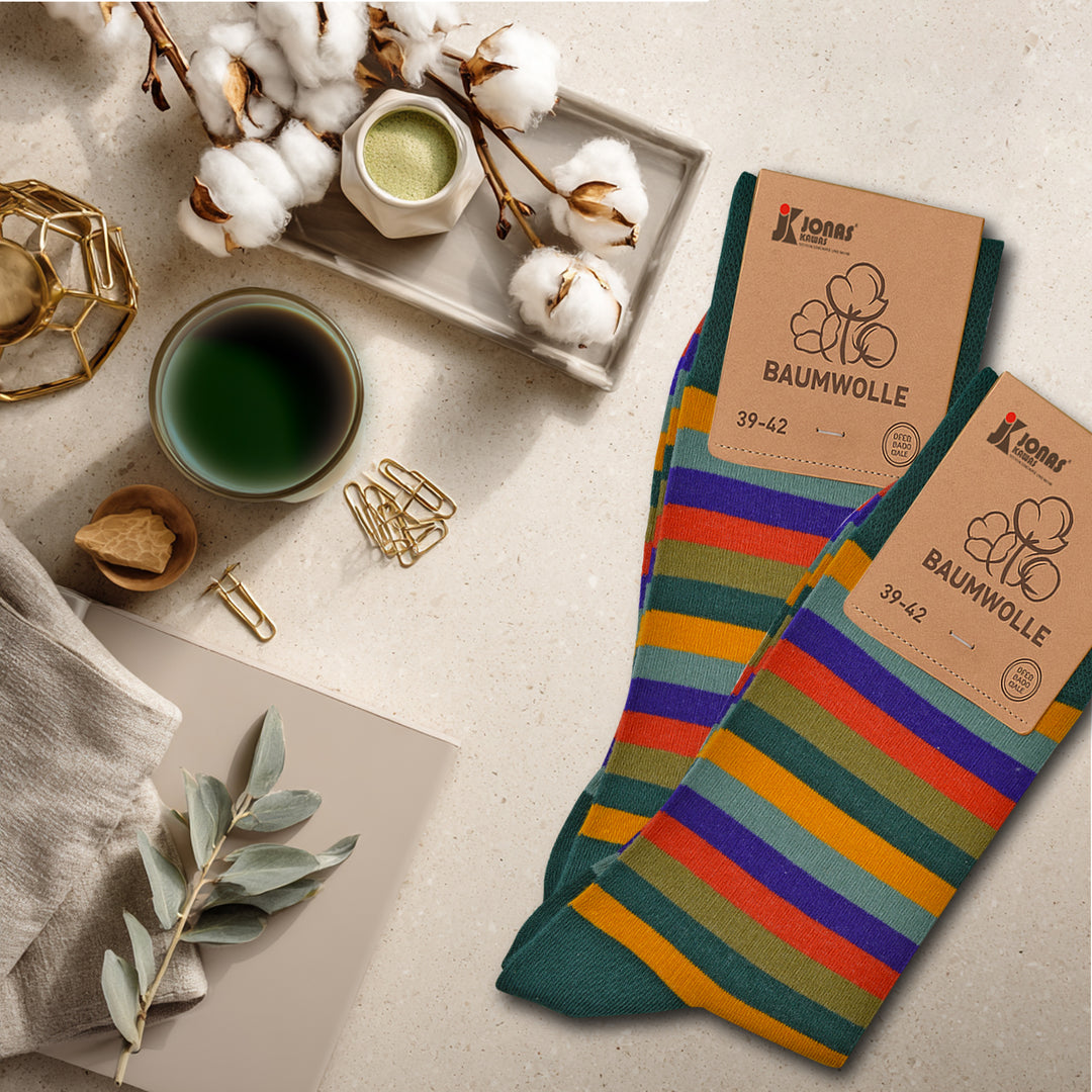 Bunte Damen und Herrensocken aus Baumwolle, geringelt/schöne Farben/weich auf der Haut