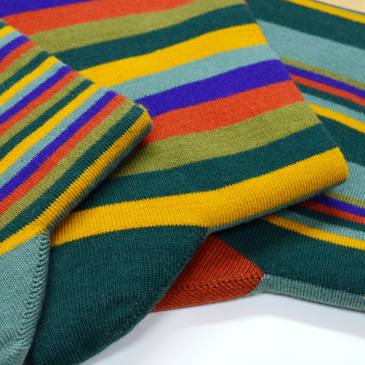 Bunte Damen und Herrensocken aus Baumwolle, geringelt/schöne Farben/weich auf der Haut